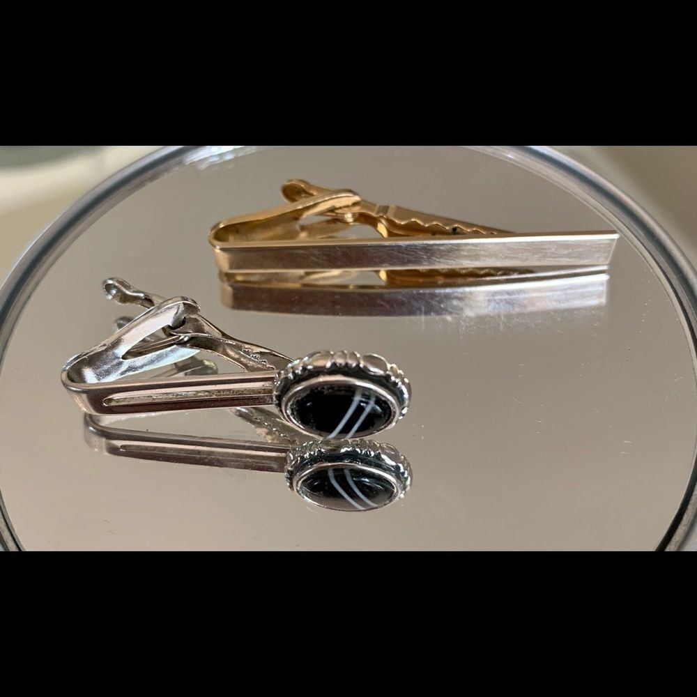 ‎Bundle of 2 vintage tie clips